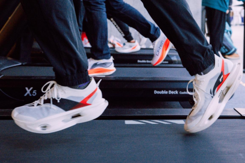 大客户依赖未解威邦运动再闯IPO(图1)